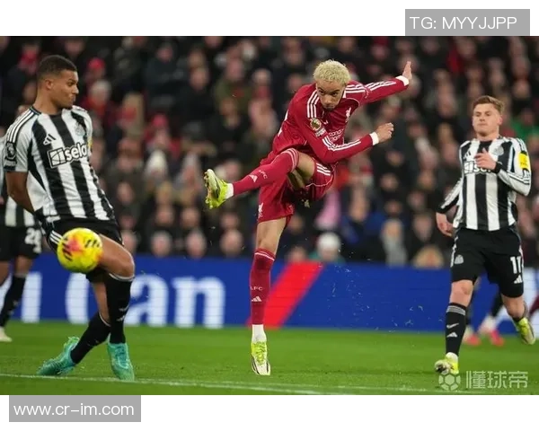 埃基蒂克梅开二度引发姆巴佩赞叹称其为超级球星